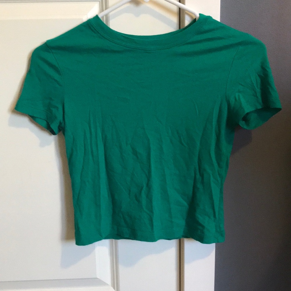 Kelly green cropped tee